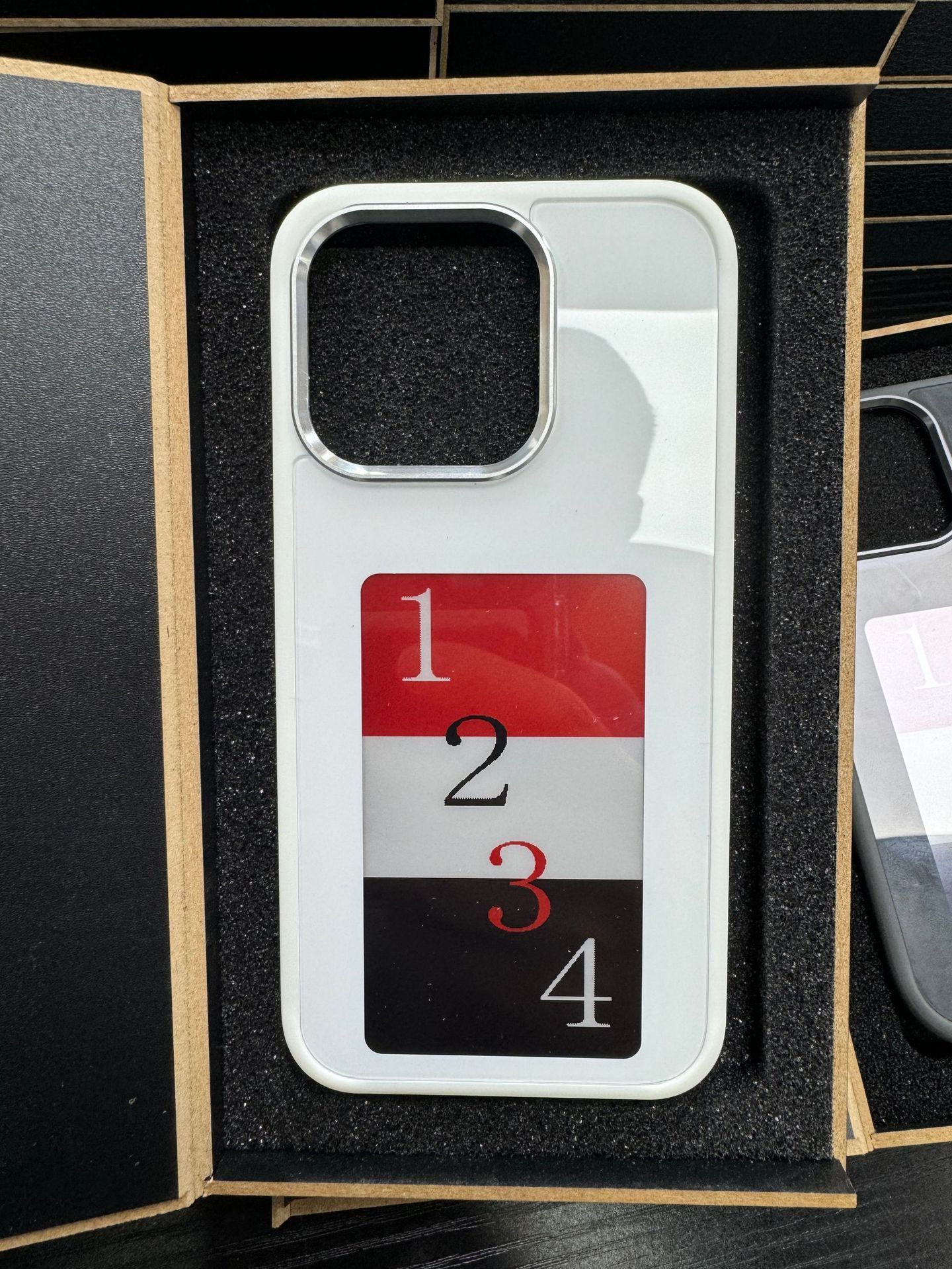 Luxury E-Ink Screen Phone Case – Personalized, Battery-Free Design with Unlimited Screen Projection | New Designer Cover